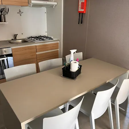 H147-mobilhome Cosy 2 4 Personnes 5 Etoiles *