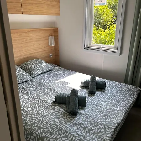 H147-mobilhome Cosy 2 4 Personnes 5 Etoiles